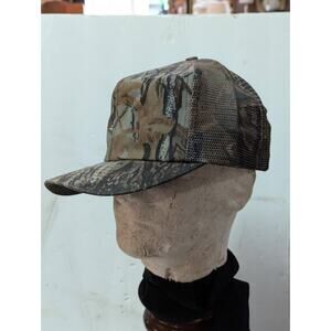 VINTAGE Paramount Snap Back Adjustable TRUCKER Hat Mesh Foam Cap USA Comouflage